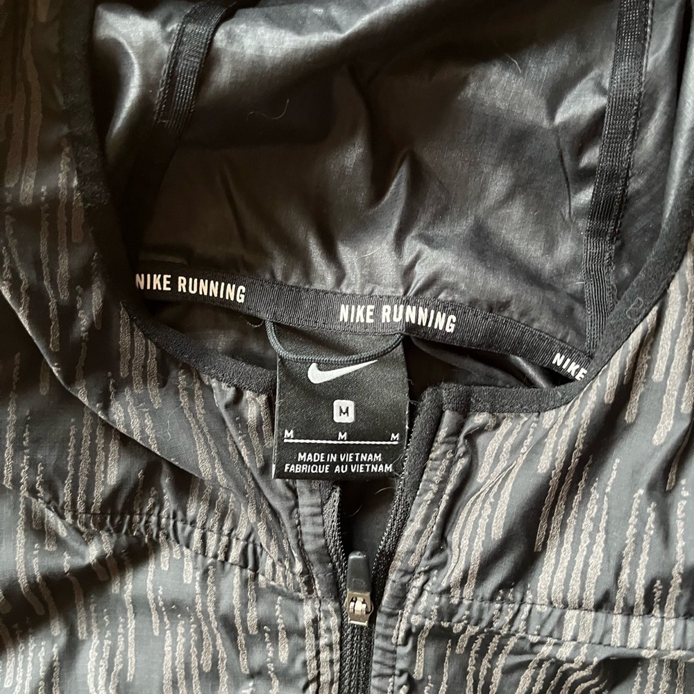 Nike Reflective Running Jacket - Picture 2 of 3